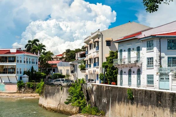 Casas coloniales españolas en Casco Viejo, Ciudad de Panamá — Foto de Stock