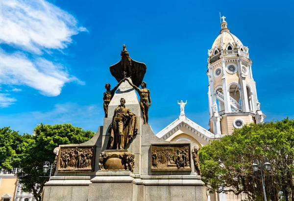 Monumento a Simão Bolívar na cidade velha da Cidade do Panamá — Fotografia de Stock