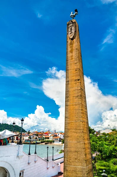 Obelisco di Las Bovedas a Casco Viejo, Panama — Foto Stock
