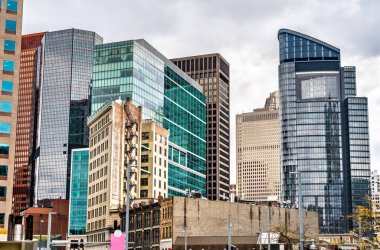 Pittsburgh şehir merkezindeki gökdelenler. Pennsylvania, ABD
