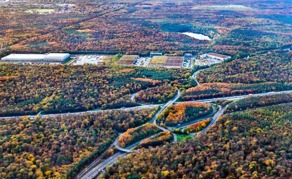 Veduta aerea di uno svincolo autostradale nei pressi di Francoforte in Germania — Foto Stock