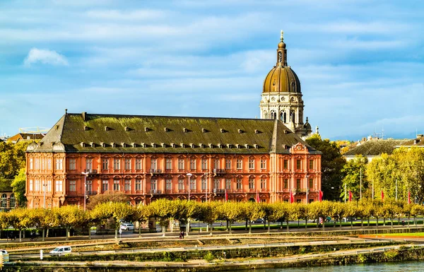 Volební palác a Kristova církev v Mohuči, Německo — Stock fotografie