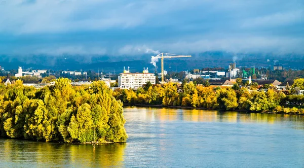 Panorama of the Rhine river between Mainz and Wiesbaden in Germany — Stock Photo, Image