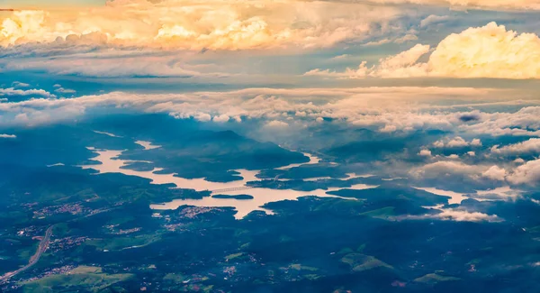 Vista aérea do reservatório Atibainha perto de São Paulo no Brasil — Fotografia de Stock