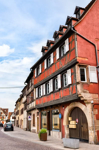オーバーナイにある伝統的な半木造家屋- Alsace, France — ストック写真