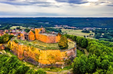 Vosges Dağlarındaki Lichtenberg Şatosu - Bas-Rhin, Alsace, Fransa