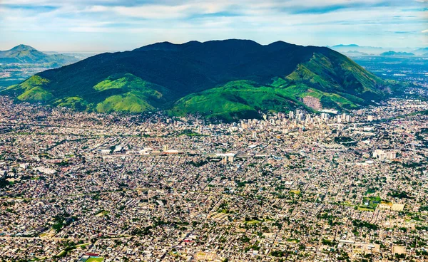 Aerial view of Rio de Janeiro suburbs in Brazil — Stock Photo, Image