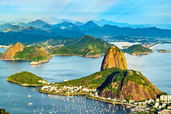 Vue de la montagne du pain de sucre à Rio de Janeiro, Brésil — Photo