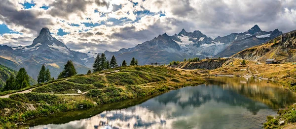 Λίμνη Leisee κοντά στο Zermatt στην Ελβετία — Φωτογραφία Αρχείου