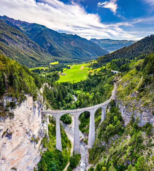 Vista aérea do Viaduto Landwasser na Suíça — Fotografia de Stock
