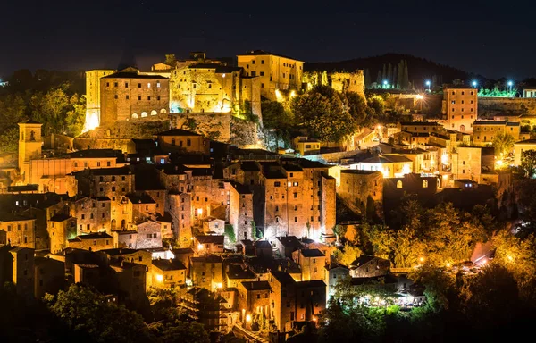 Sorano, en stad i provinsen Grosseto, södra Toscana, Italien — Stockfoto