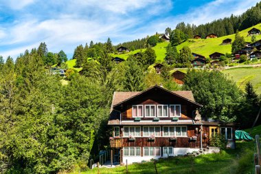 İsviçre, Wengen 'de geleneksel ahşap ev