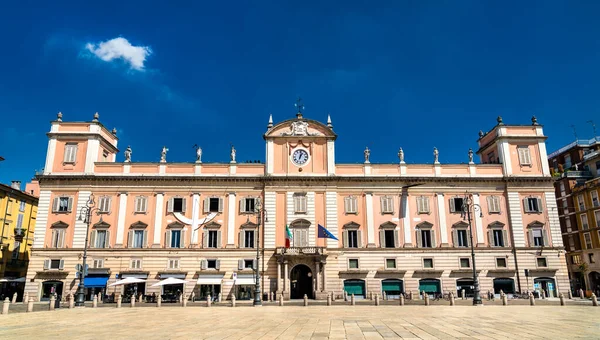 Governors Palace on Piazza Cavalli in Piacenza, Italy — Stock Photo, Image