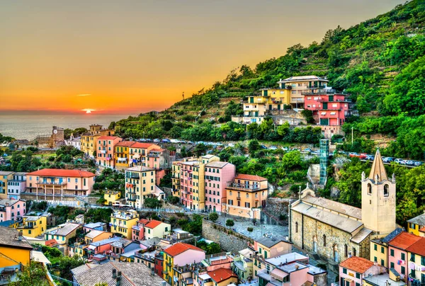 Západ slunce v Riomaggiore - Cinque Terre, Itálie — Stock fotografie