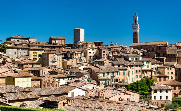 Kilátás a középkori város Siena Olaszországban — Stock Fotó