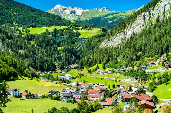 Sankt Jodok am Brenner, een dorp in Oostenrijk — Stockfoto