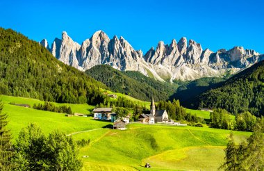 Santa Maddalena 'daki Chruch - Dolomitler, İtalya