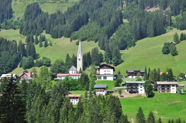 Χωριό Μίτμπεργκ Στην Πόλη Kleinwalsertal Vorarlberg Αυστρία — Φωτογραφία Αρχείου