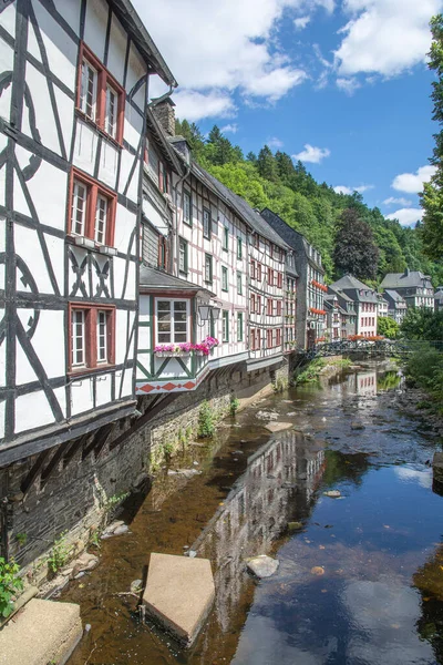 Landsbyen Monschau Eifel Tyskland – stockfoto