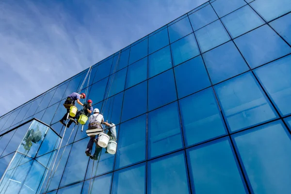 Endüstriyel dağcılar silikon kauçuk dönemde binanın cam cephe arasında için başvuruyorsanız.