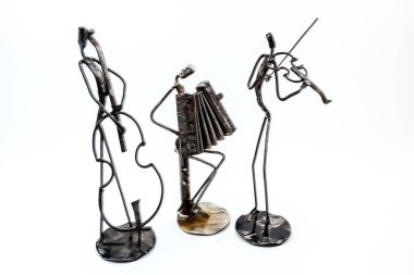 Müzik performans rakamlar birlikte oynayan, kontrbas, akordeon ve keman birlikte oynuyorlar. Yaşam çizgileri