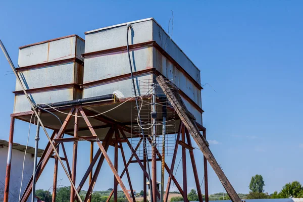 Verroeste Reservoir Het Gebruik Van Hernieuwbare Zonne Energie Voor Warm — Stockfoto