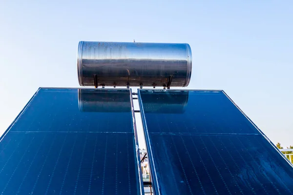 Panneaux Eau Pour Utilisation Énergie Solaire Renouvelable Sont Placés Sur — Photo