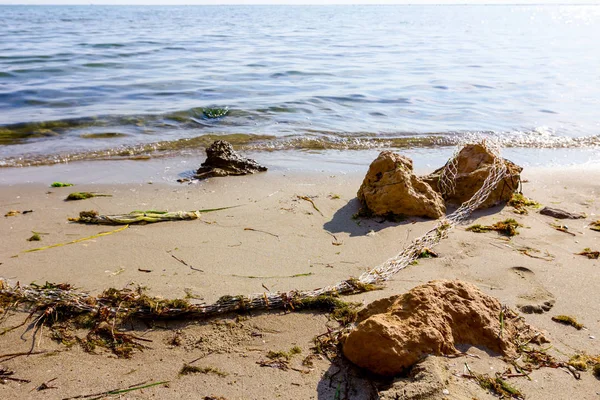 Lixo Plástico Lavado Pelo Mar Praia Areia — Fotografia de Stock
