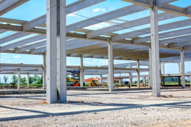 Şantiyede görünüm, bitmemiş beton yapı