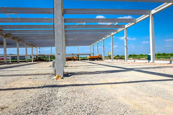 View on building site, unfinished concrete edifice — Stock Photo, Image