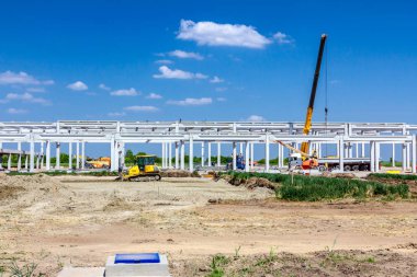 Şantiyede görünüm, bitmemiş beton yapı