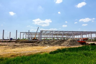 Şantiyede görünüm, bitmemiş beton yapı