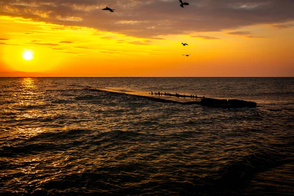 Morgendämmerung, Sonnenaufgang, Morgen über dem Mittelmeer — Stockfoto