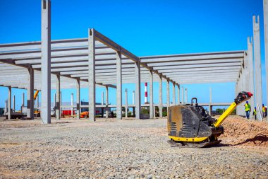 Kullanılmış rammer şantiyede ayakta