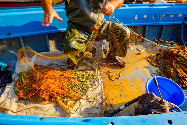 Visser Rubberen Broek Laars Zijn Boot Stapel Visnet Voor Vissen — Stockfoto