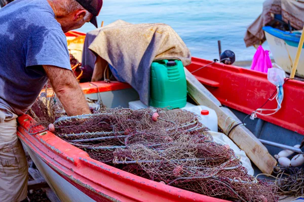 Pescador Empilhar Rede Pesca Preparar Para Sua Próxima Pesca — Fotografia de Stock