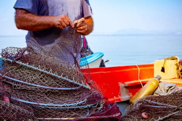 Pescador Acumula Red Pesca Preparan Para Próxima Pesca —  Fotos de Stock