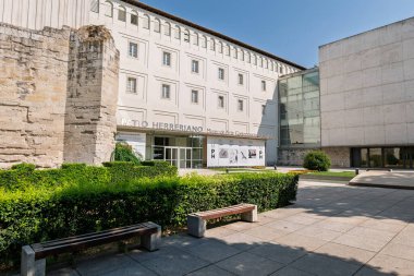 Valladolid, İspanya 1 Ağustos 2025 İspanya 'nın Valladolid kentindeki İspanyol Çağdaş Sanat Müzesi' nin giriş ve dış görüntüsü