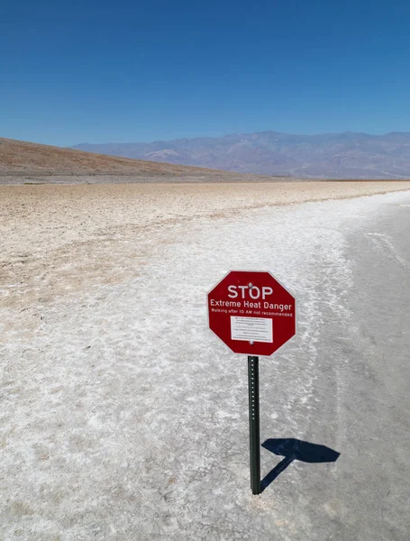 Sign Warning Heat Death Valley Death Valley Largest National Park — Stock Photo, Image