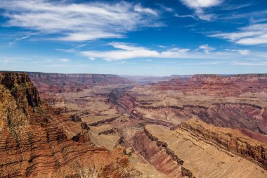 Panorama adlı Kodachrome Milli Parkı Utah 67 yekpare taş spires, denilen tortul borular, 180 milyon yıl jeolojik zaman ortaya çok renkli kum taşı katmanları vurgulamak. 