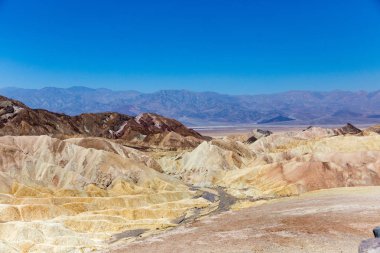 Zabriskie Noktası Amargosa Ölüm Vadisi için onun erosional manzara kaydetti doğusunda yer alan aralığı bir parçasıdır. Bu çökeller ocağı Creek Gölü, 5 milyon yıl önce kurumuş oluşur 