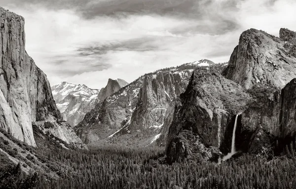 Czarno-biały Yosemite — Zdjęcie stockowe