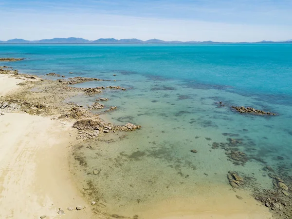 Läderfåtöljerna beach — Stockfoto