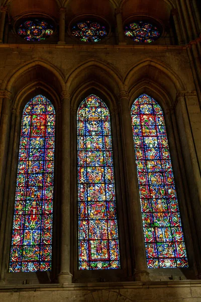 13世紀のノートルダム大聖堂は 第一次世界大戦中に大きな被害を受けましたが 見事に修復され フランスで最も美しいゴシック様式の教会の一つに数えられています — ストック写真