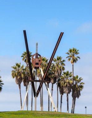 Venedik 1905 yılında bir sahil beldesi olarak kuruldu. 1926 'da Los Angeles ile birleşene kadar bağımsız bir şehirdi. Venedik, bir plaj ve iki buçuk mil (4.0 km) yaya geçidi olan Okyanus Önü Yürüyüşü ile ünlüdür.