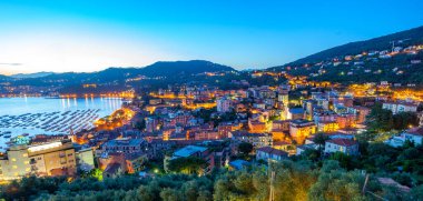 Lerici, La Spezia Körfezi kıyısındaki İtalyan Rivierası 'nın bir parçasıdır ve şair Percy Byron Shelley' nin boğulduğu yer olarak bilinir. Lerici 'nin ana görüntülerinden biri 1152' deki ilk kuruluşundan bu yana kalesidir.