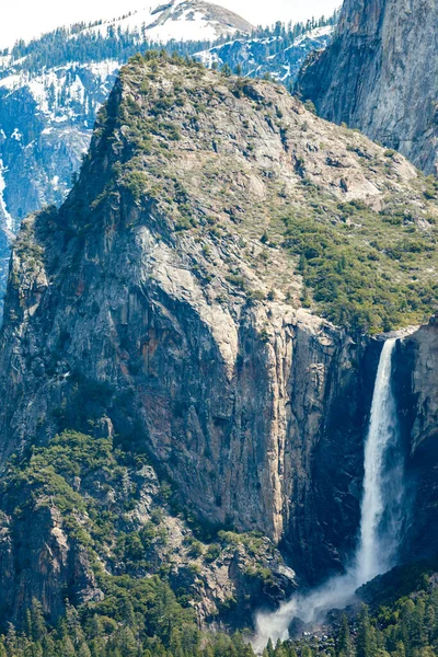 Yosemite Fallsi Cascata Più Alta Del Parco Nazionale Yosemite Lasciando — Foto Stock