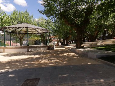 Yakın zamanda restore edilmiş Raxoi Mall