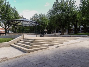 Yakın zamanda restore edilmiş Raxoi Mall