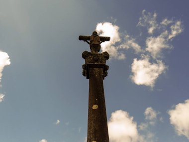Pedroso San Salvador kilisesinin Cruceiro
